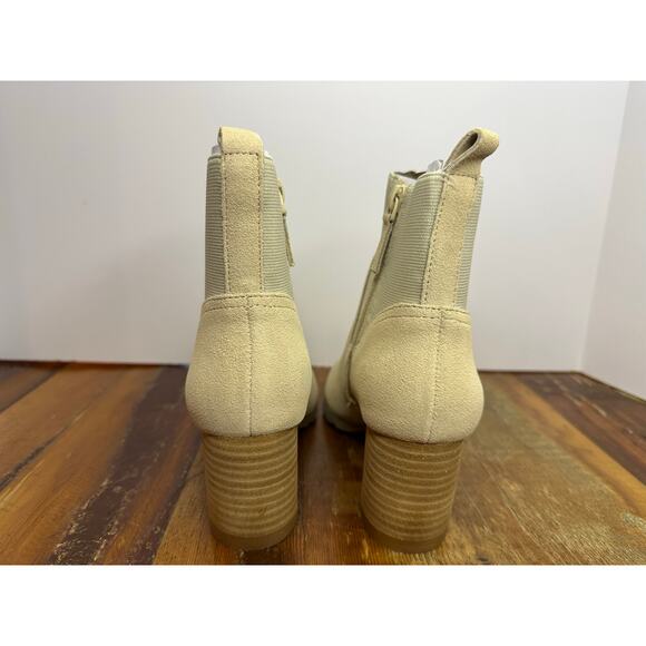 Violet and Red Women's Loaded Knit Cuff Faux Suede Bootie Beige, Size 6 (NWOT) - Picture 4 of 7